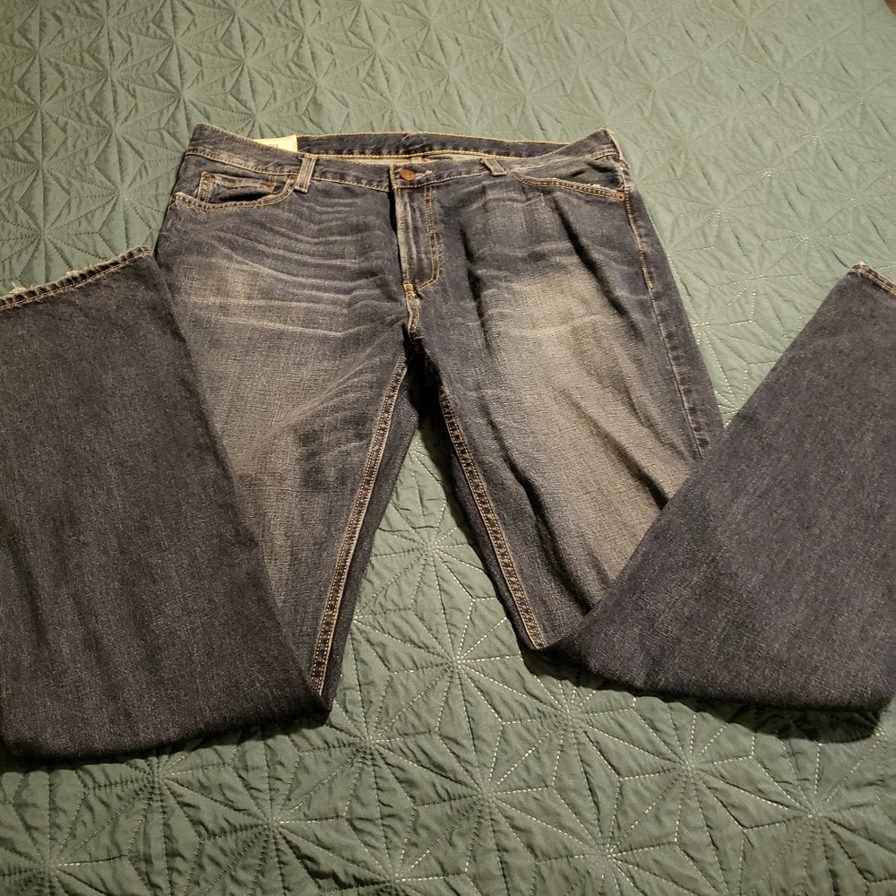 Hollister mens 38X36 boot cut jeans